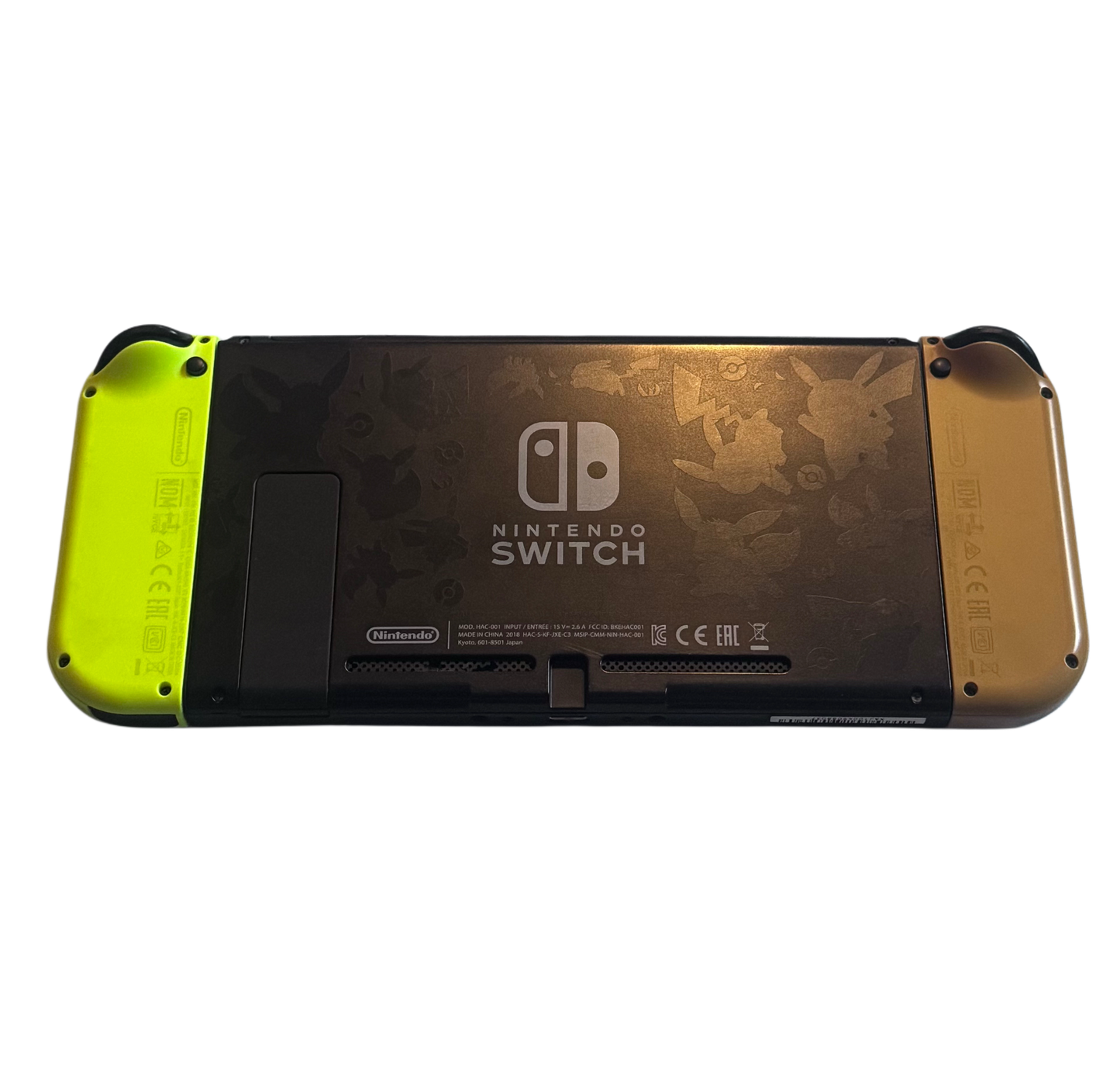 Eevee Nintendo Switch med joy cons og lader