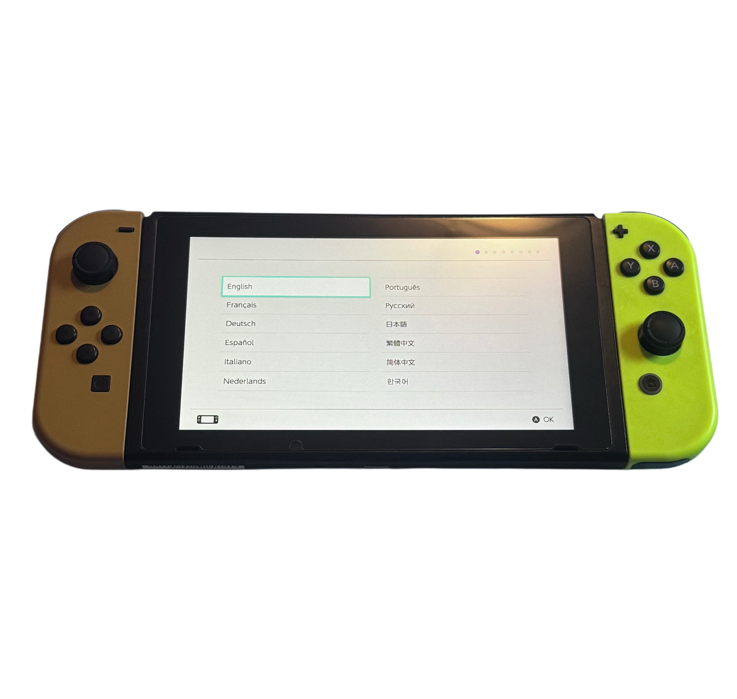 Eevee Nintendo Switch med joy cons og lader