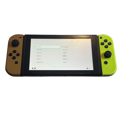 Eevee Nintendo Switch med joy cons og lader