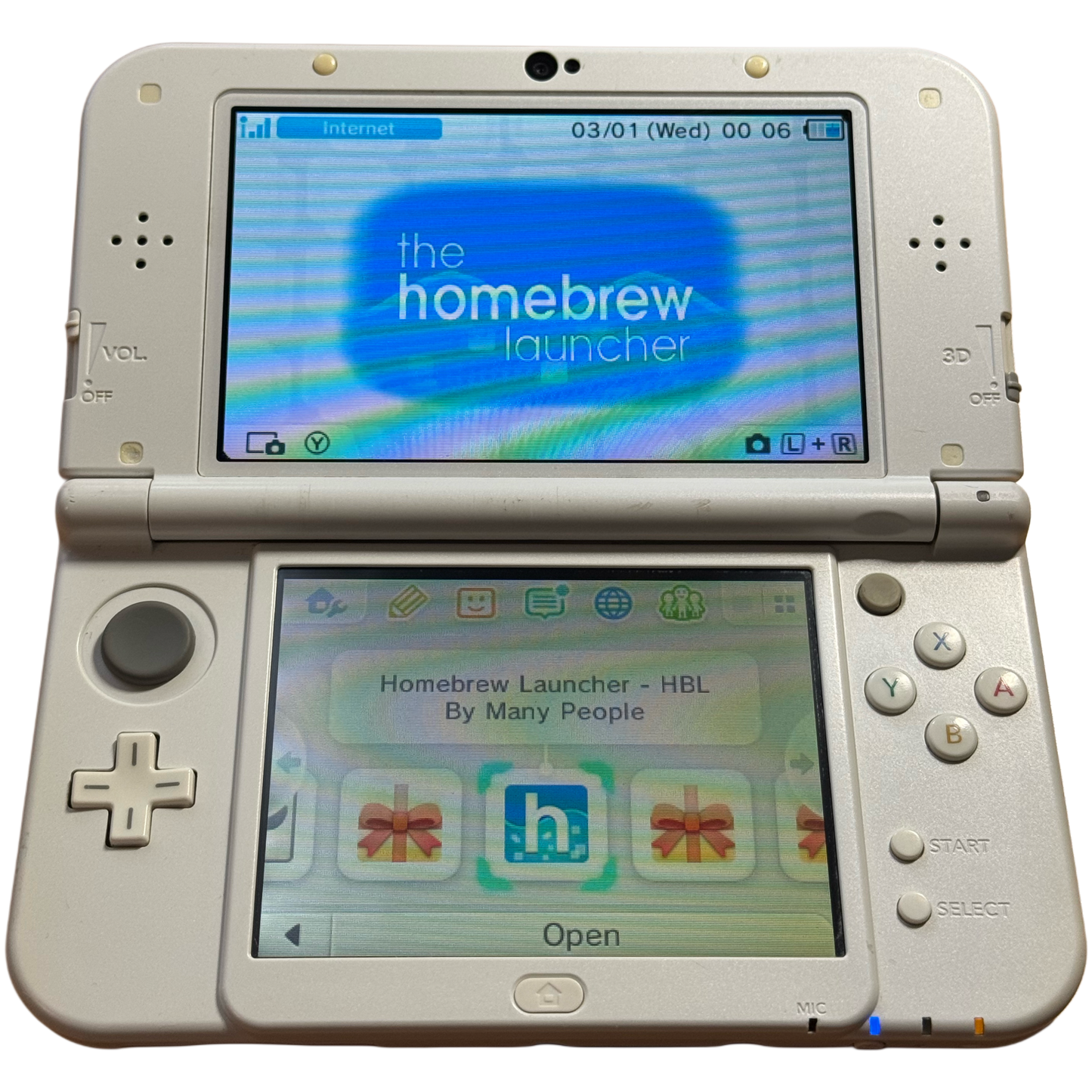 Modified Nintendo New 3DS Xl with new charge tab